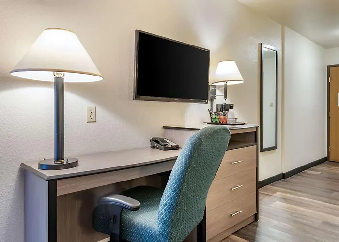 Econo Lodge Pueblo North