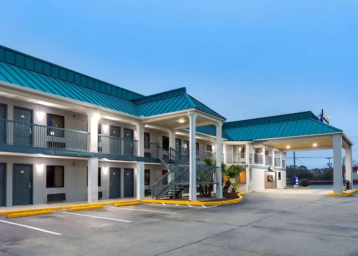 Baymont By Wyndham Biloxi - Ocean Springs Motel