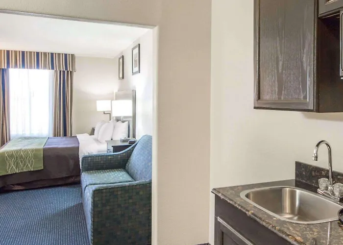 Quality Inn Tulsa-Downtown West