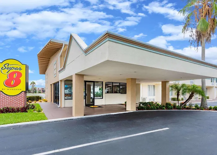 Super 8 By Wyndham Melbourne Motel