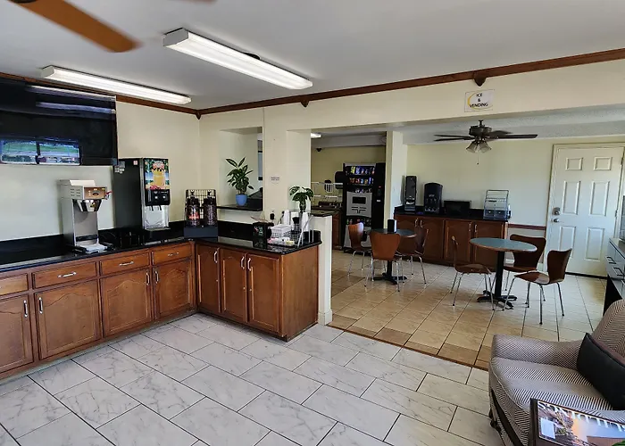 Super 8 By Wyndham West Memphis