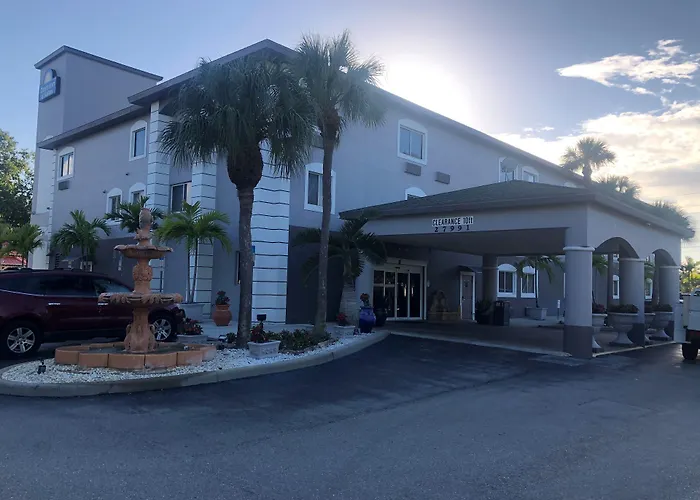 Days Inn & Suites By Wyndham Bonita Springs North Naples