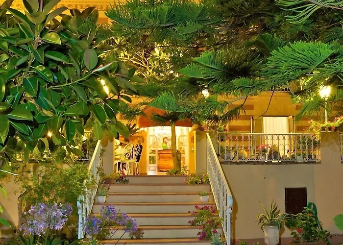Romantic Hotel & Restaurant Villa Cheta Elite