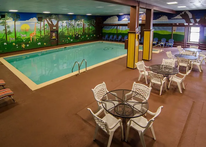 Ramada By Wyndham Angola/Fremont Area