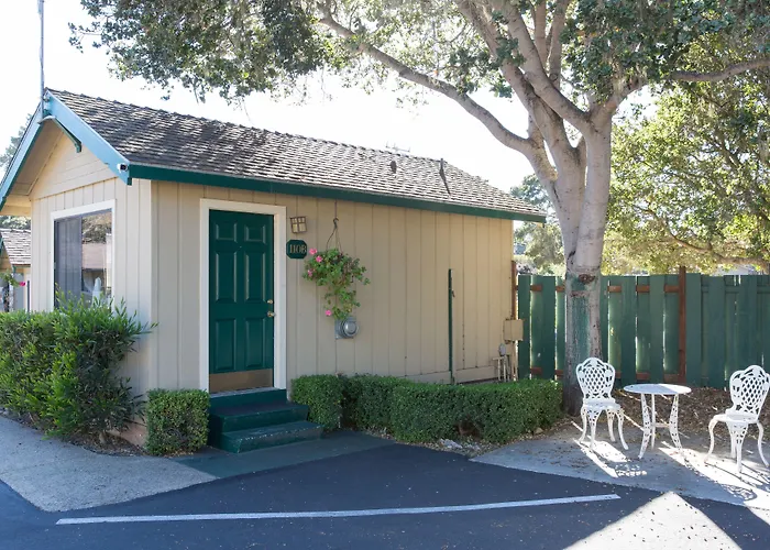 Sea Breeze Inn - Pacific Grove