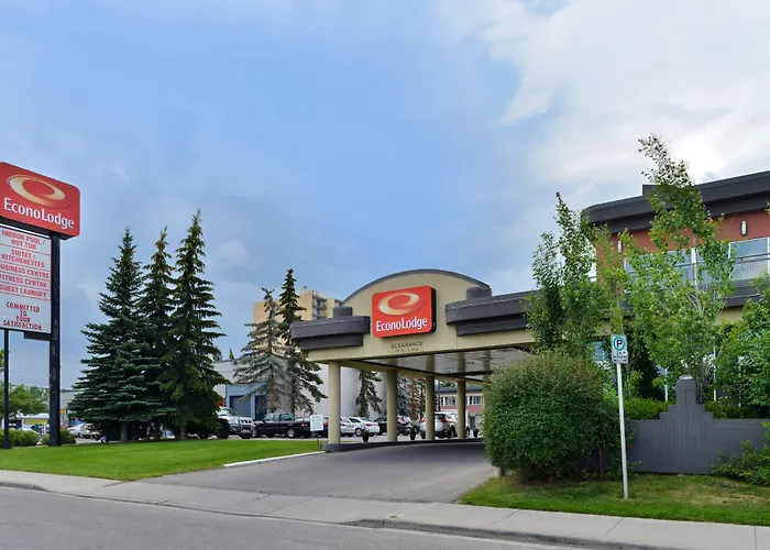 Super 8 By Wyndham Macleod Trail Calgary Hotel