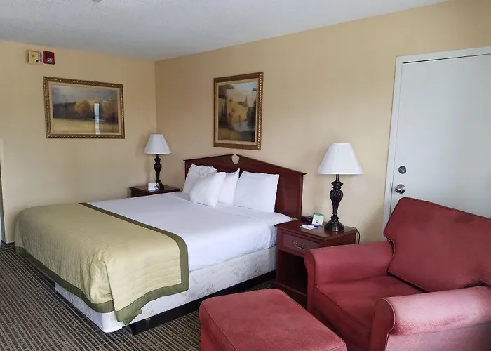 Baymont By Wyndham Dublin Hotel