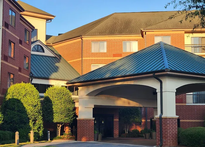 Courtyard By Marriott Hickory
