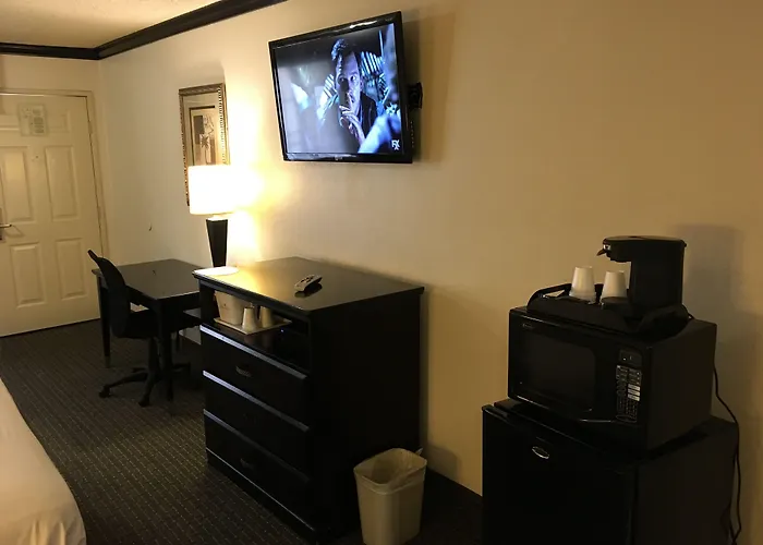Ramada By Wyndham Ontario Airport & Convention Center Hotel