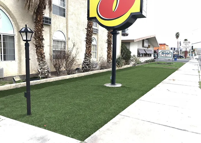 Super 8 By Wyndham Ridgecrest
