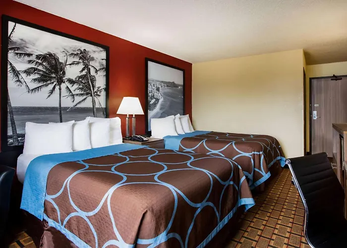 Super 8 By Wyndham Chester/Richmond Area