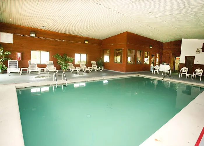 Super 8 By Wyndham Van Buren/Ft. Smith Area