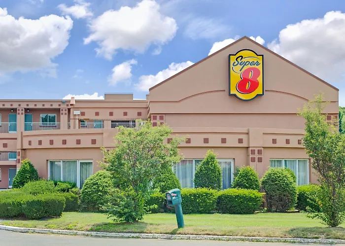 Super 8 By Wyndham Milford/New Haven