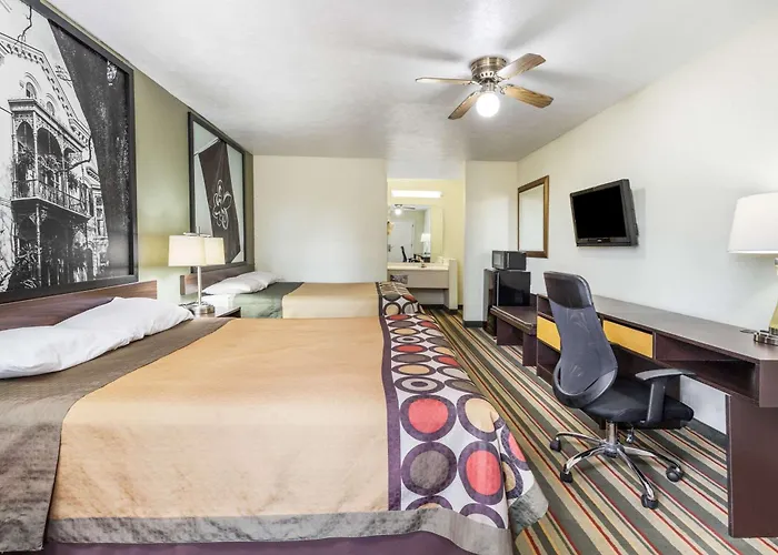 Super 8 By Wyndham Brookhaven