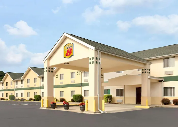 Super 8 By Wyndham Athens Hotel