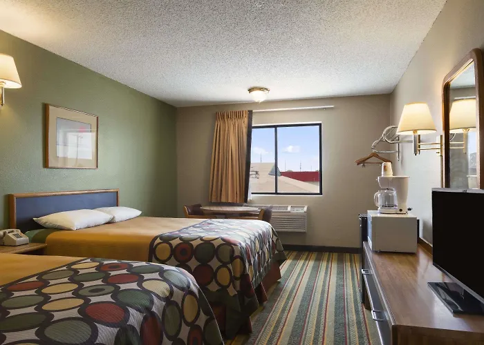 Super 8 By Wyndham Blackwell