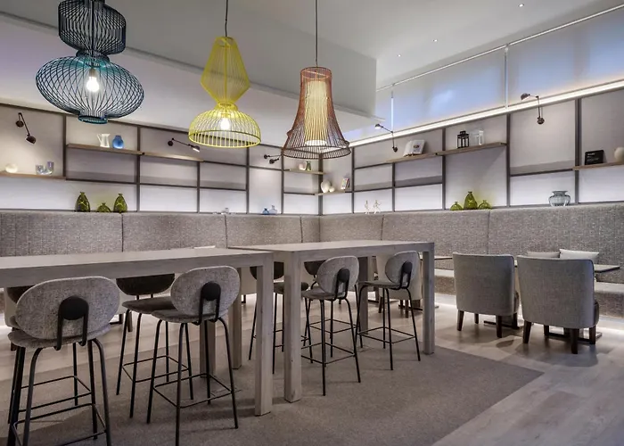 Ac Hotel Som By Marriott L'Hospitalet de Llobregat