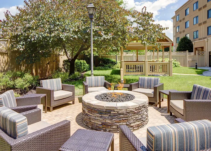 Courtyard By Marriott Roanoke Airport