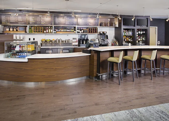 Courtyard By Marriott Roanoke Airport