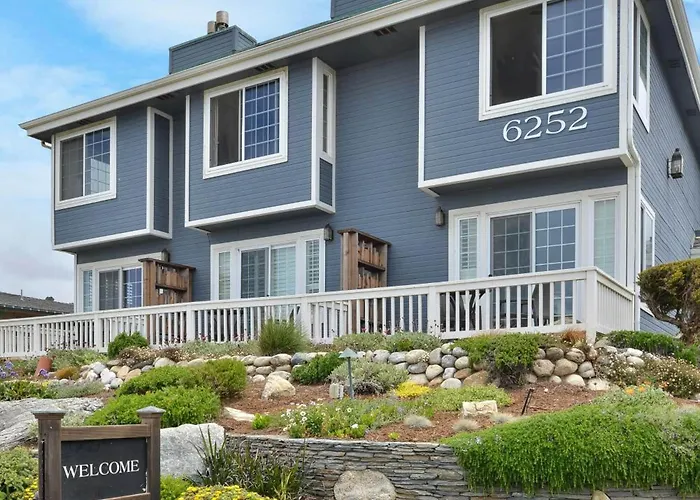 Sand Pebbles Inn