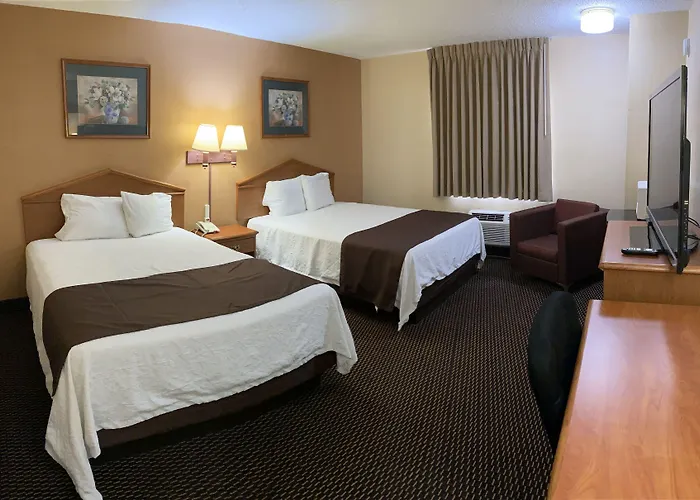Lindale Hotels