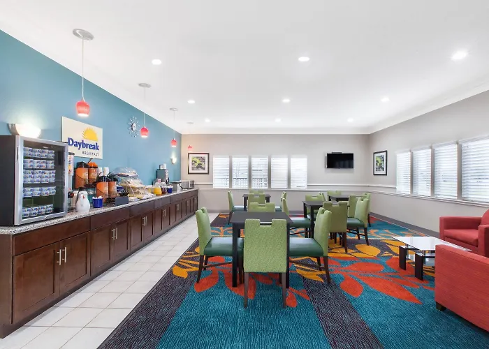 Days Inn By Wyndham Ennis