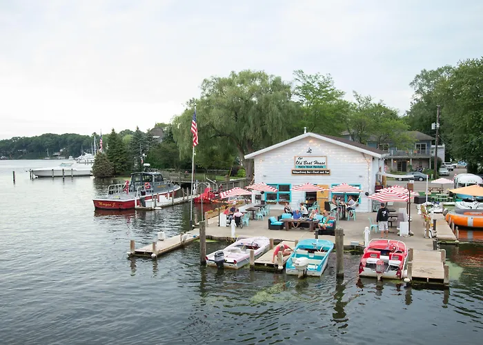 Maplewood Hotel Saugatuck