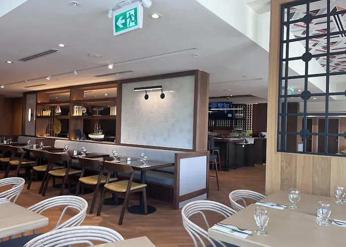 Doubletree By Hilton Kingston - Newly Renovated Hotel