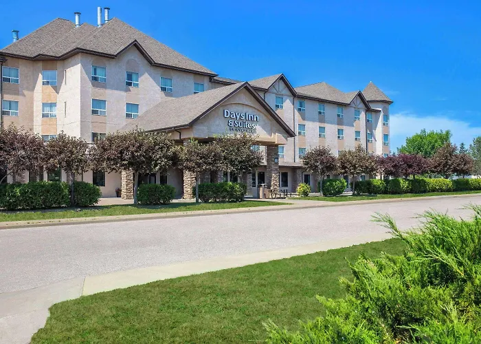 Days Inn & Suites By Wyndham West Edmonton