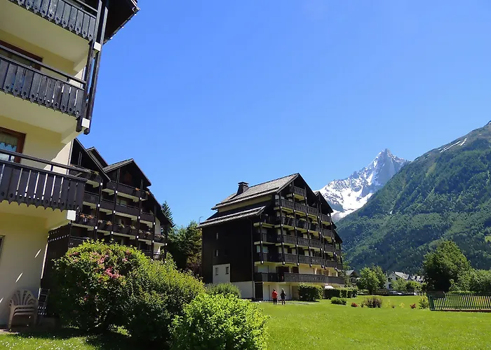 Les Balcons du Savoy