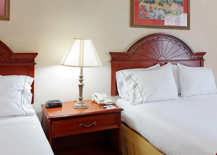 Holiday Inn Express & Suites Tupelo By Ihg