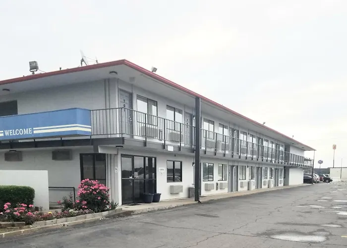 Skyline Inn