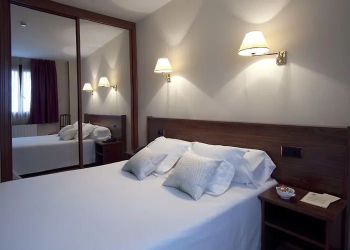 Hotel y Apartamentos Arias Navia