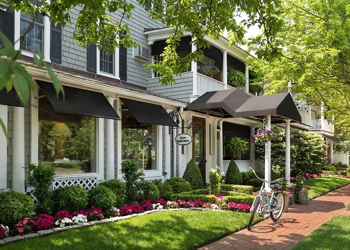 Chateau Inn And Suites