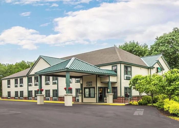 Econo Lodge Glens Falls - Lake George