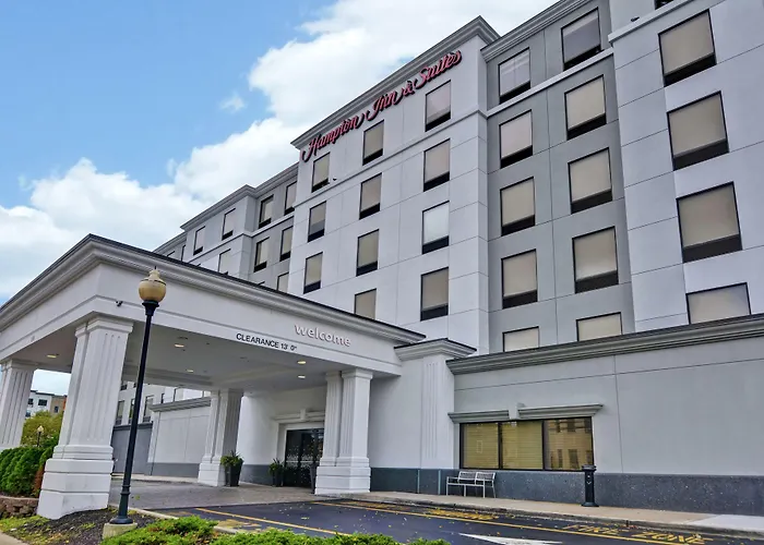 Hampton Inn & Suites Newark-Harrison-Riverwalk