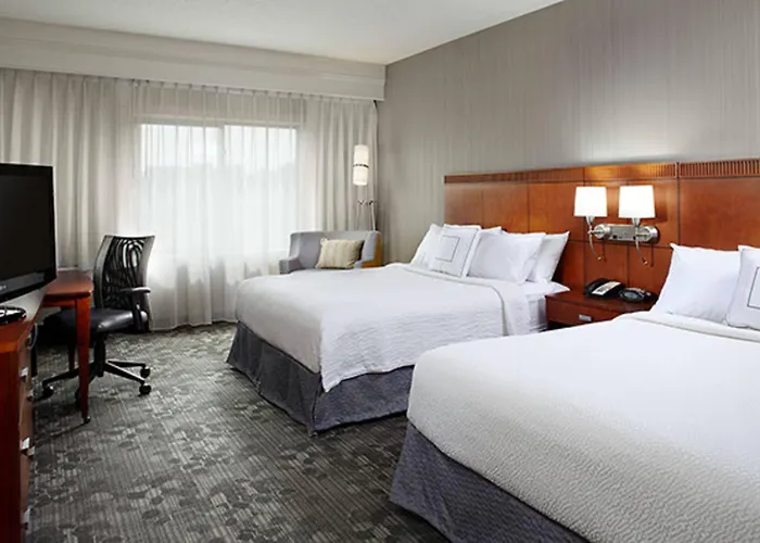 Courtyard By Marriott Akron Stow