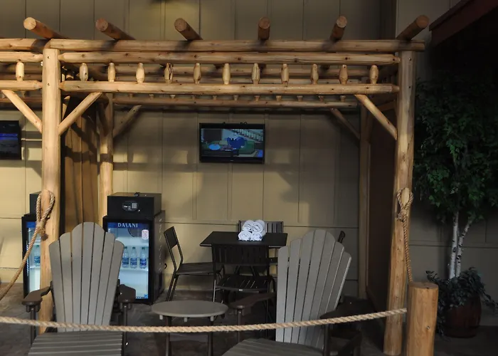 Six Flags Great Escape Lodge & Indoor Waterpark Queensbury