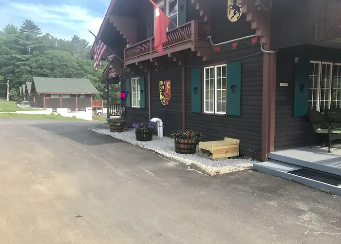 Swiss Chalets Village Inn