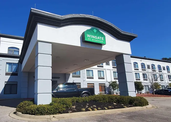 Spark By Hilton Tupelo