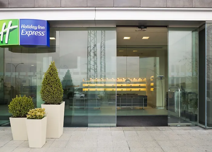 Holiday Inn Express Pamplona By Ihg Mutilva Baja