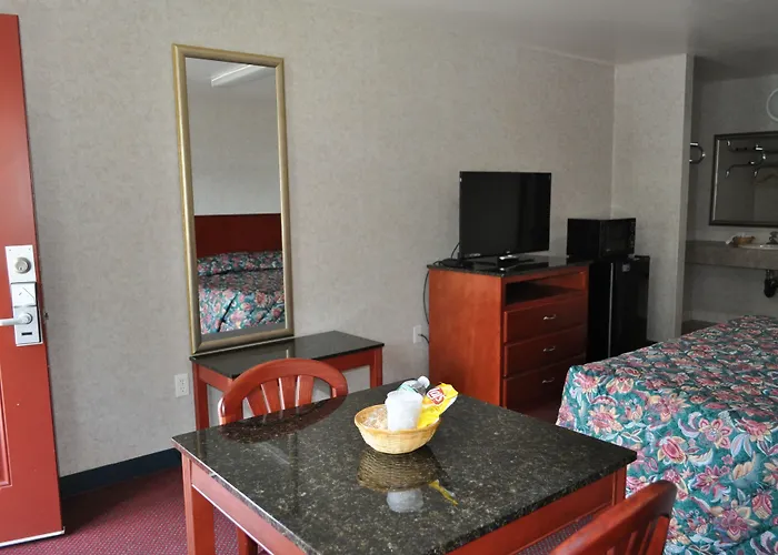 Atrium Inn & Suites