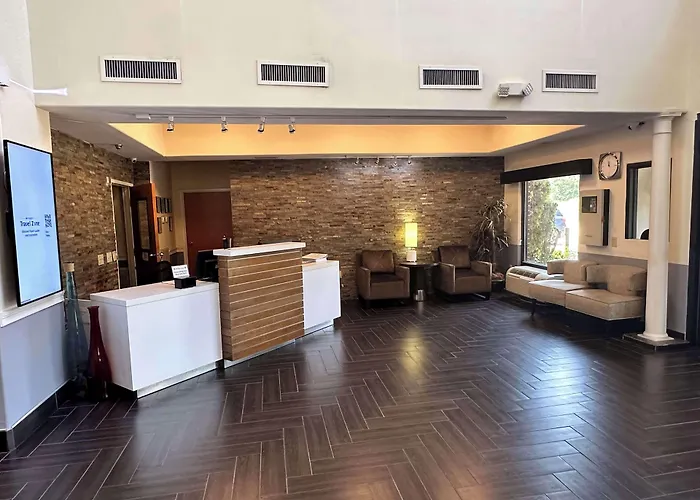 Best Western Plus Bass Hotel & Suites