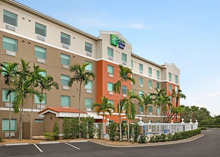 Holiday Inn Express & Suites Pembroke Pines-Sheridan St By Ihg