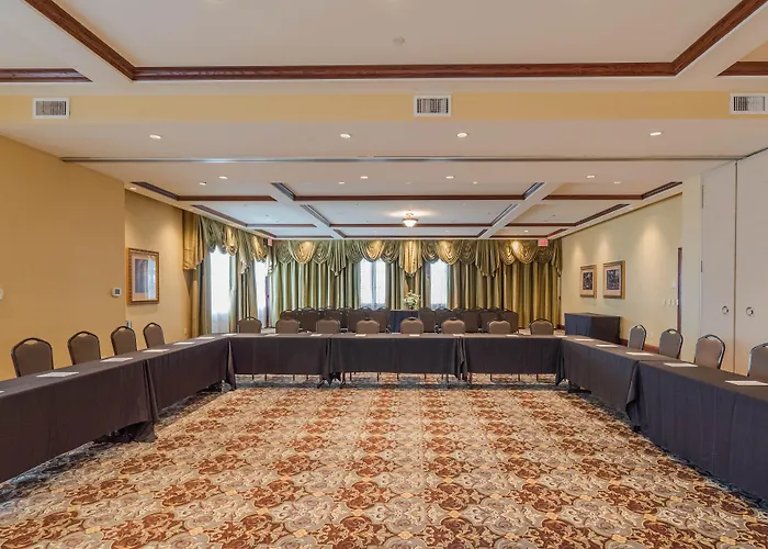 Natchez Hotels