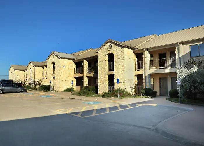 Days Inn & Suites By Wyndham Llano