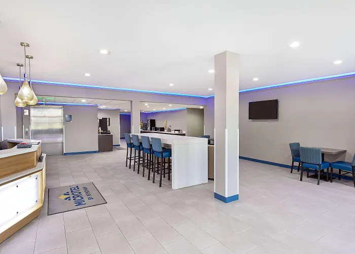 Microtel Inn & Suites By Wyndham Manchester - Newly Renovated