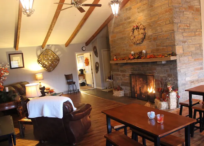 Cliff Dwellers Inn