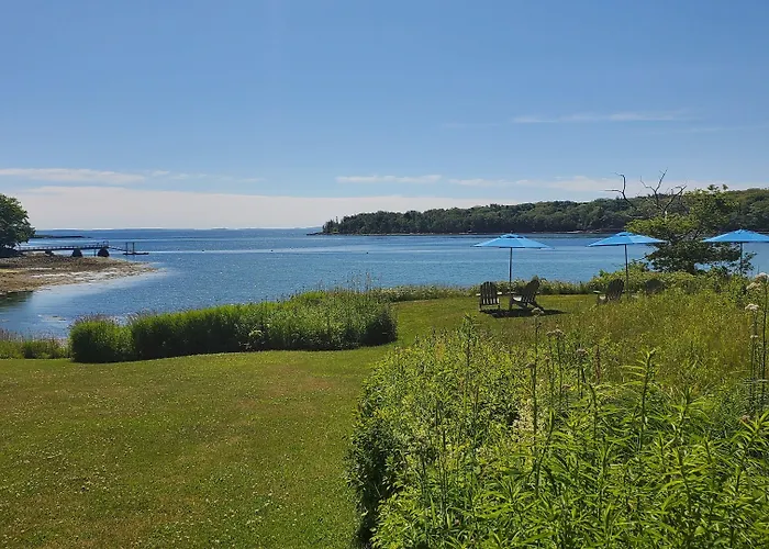 Strawberry Hill Seaside Inn