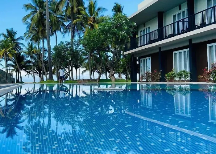 Golden Star Beach Hotel
